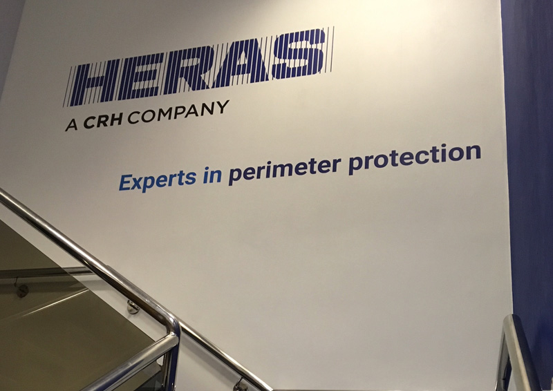warrens-display-office-interiors-heras